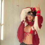 Lis Vega Instagram - Hoy toma la vida diferente , con el pecho siempre fuerte, la confíanza en ti mantenla siempre positiva aún en los momentos difíciles y las decepciones a tu paso ♥️ La diferencia entre tú yo es que yo jamás te mentiría , mi lealtad es parte de mi esencia , mi amor es genuino y mis acciones hablan de mi ♥️ (aplica en todo ) ✍️ Confiando en los procesos , sus aprendizajes y señales 🙌🏻 Bendecido día mis amores , que todo fluya y que nada influya ♾️🫶🏼🙌🏻 #vibesonly #myflow #mylife #soloporhoy #nevergiveup 🙌🏻 𝓜𝔂 𝓵𝓲𝓯𝓮