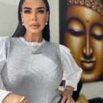 Lis Vega Instagram - El destino lo construyes día a día , el camino hay que abrazarlo, amarlo , agradecerlo , sentirlo y vibrarlo 🫶🏼♾️ Un día a la vez 🙌🏻♾️ solo por hoy 🤍 Todo pasa , todo sana y todo se transforma desde el amor 🕉️ #namaste #lapoetadelourbano #mylife 🫶🏼
