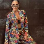 Lis Vega Instagram - SOY MÁS GUERRERA QUE PRINCESA, PERO POR NADA DEJARÍA CAER MI 👑 Att:LA REINA 👑 . Mi tiempo, mi mundo, mis reglas 📝 . #lapoetadelourbano #newmusic #comingsoon #newmusic #myflow by @mary_queen_fashion @mary_queen_fashion2 #boutique #miami ❤️ #flow #fashion #womansstyle #womanspower #mystyle #nevergiveup #actriz #cantante #celebrities #latina #cubana #mexicana 𝓜𝔂 𝓵𝓲𝓯𝓮