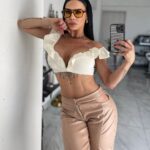 Lis Vega Instagram - 💫 Todos los días tenemos la oportunidad si despertamos de reinventarnos , de elegir qué ser, qué hacer, con quien compartir, a qué pasión entregarnos , aprender, sanar, soltar, amar pero sobre todo vivir ✨ Disfrutándome los procesos 🫶🏼 #lapoetadelourbano #mylife #lovemysoul ♾️#myflow by @mystikactivemx los mejores #outfits 🔝🙌🏻✨🫶🏼 #actriz #cantante #celebrities #latina #mexico #cubana #mexicana ♾️🇲🇽 En el Camino