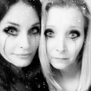 Lisa Kudrow Instagram - Just remembering Court, I will ALWAYS be older than you. HAPPY BIRTHDAY lovely Courteney!!