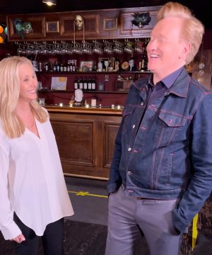 Lisa Kudrow Instagram - Well last night he made me cry.
The truth is, for the last 31 years I have periodically pinched myself over the fact that the smartest, most decent man who is for ALL TIME genuinely and uniquely brilliant is really my friend. 
I love you Cori. 
Stupid autocorrect!

I love you Cory. ❤️ @teamcoco