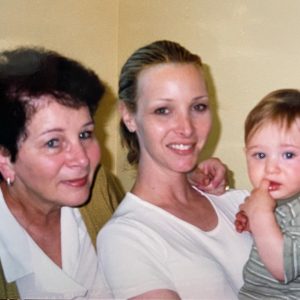 Lisa Kudrow Instagram - My beautiful mother…
#happymothersday
@juls_magewls