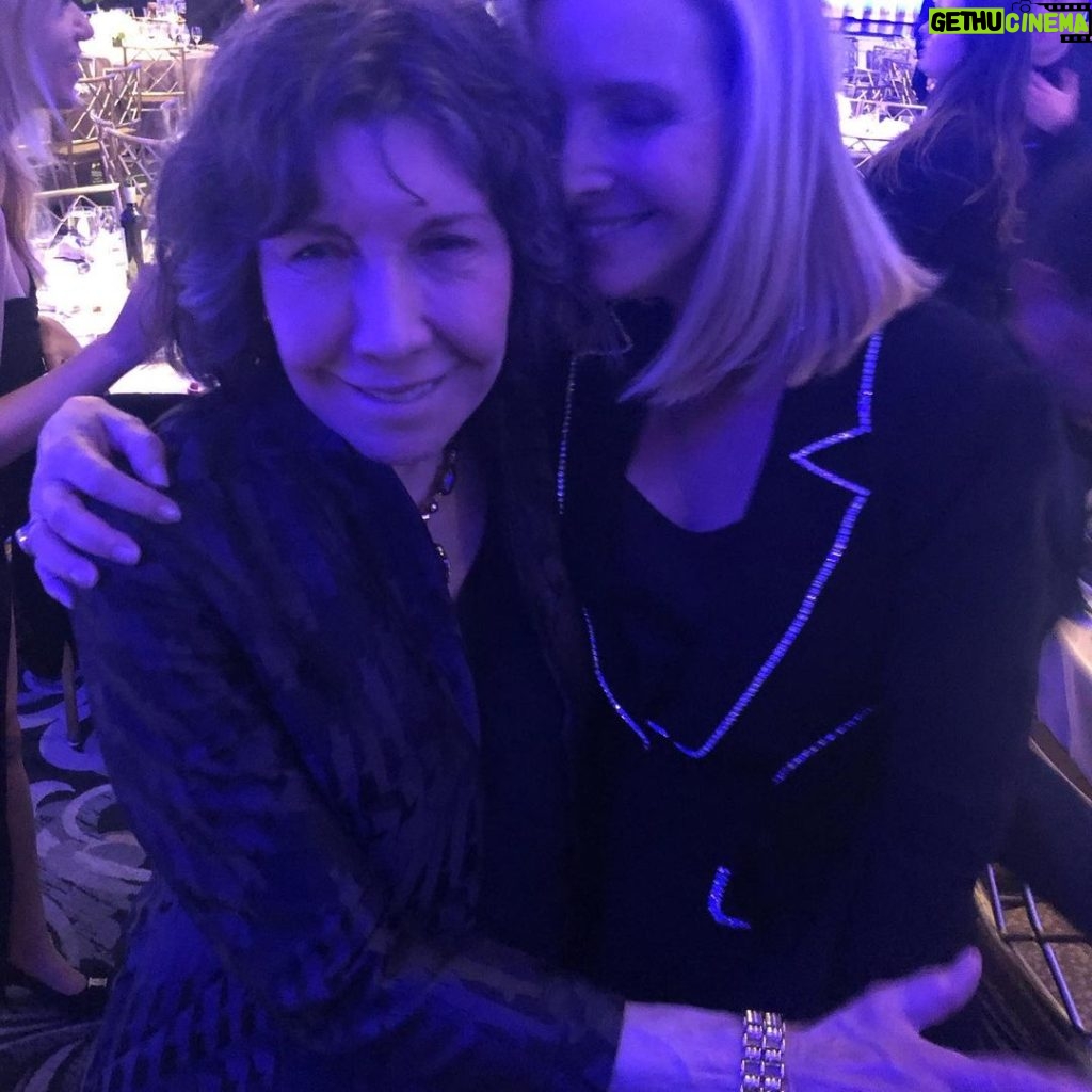 Lisa Kudrow Instagram - Savoring a dream come true whenever I get to see the awe inspiring #lilytomlin then pulled it together a little. @paleycenter