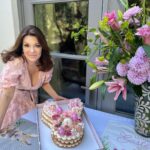 Lisa Vanderpump Instagram – Happy Easter! Wonderful day with family from England. Lots of babies 😍🐰 So thankful! #teddypaws