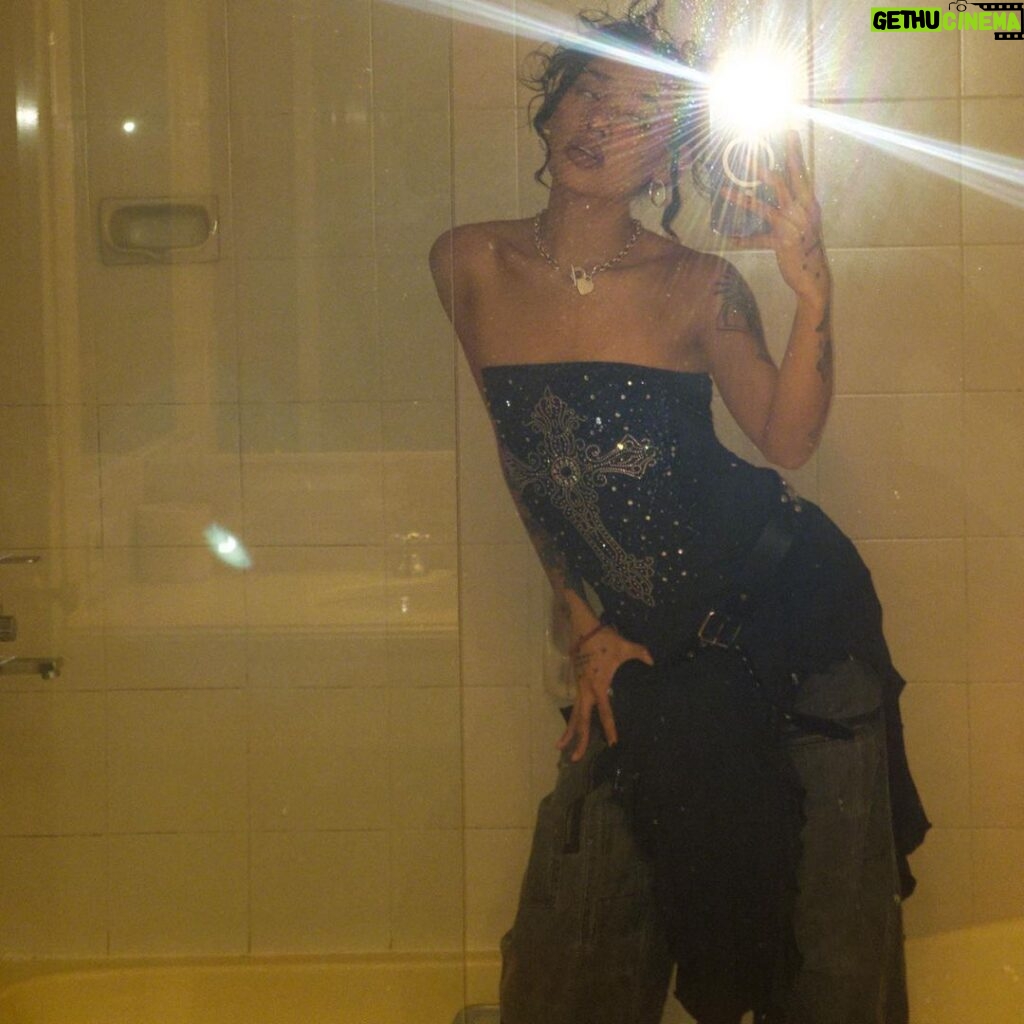 Lizeth Selene Instagram - random selfies styleando mi ropa Ƹ̴Ӂ̴Ʒ─♥─Ƹ̴Ӂ̴Ʒ @shein_mex #sheinpower⋆✬⋆
