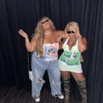 Lizzo Instagram - Bye September, u fuckin bitch ✌🏾