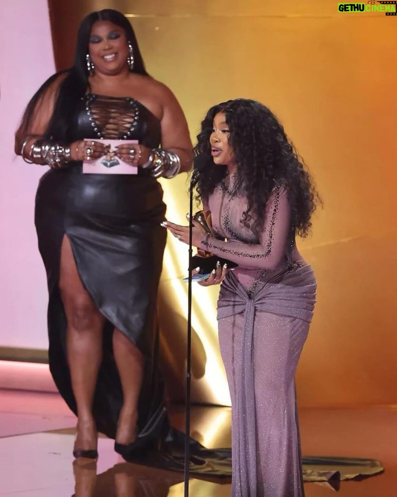 Lizzo Instagram - I want to congratulate my beautiful friend SoLana. She made an album that touched millions of people and created a voice for so many women who aren’t afraid to feel deeply. S.O.S is a triumphant soliloquy of songs that effortlessly shows growth, grief, admissions of guilt and even Good days. I said it last night and I’ll say it again— WE NEED YOU SZA, you are the artist of a generation, a one of a kind voice and a timeless poet. I’m so glad you got your flowers on that Grammy stage, but the real trophy is your gift. And for that, WE Thank you. I’m so proud of you and LOVE YOU DEEP!!!! SIZZO SUPREMACY @sza 💋💖