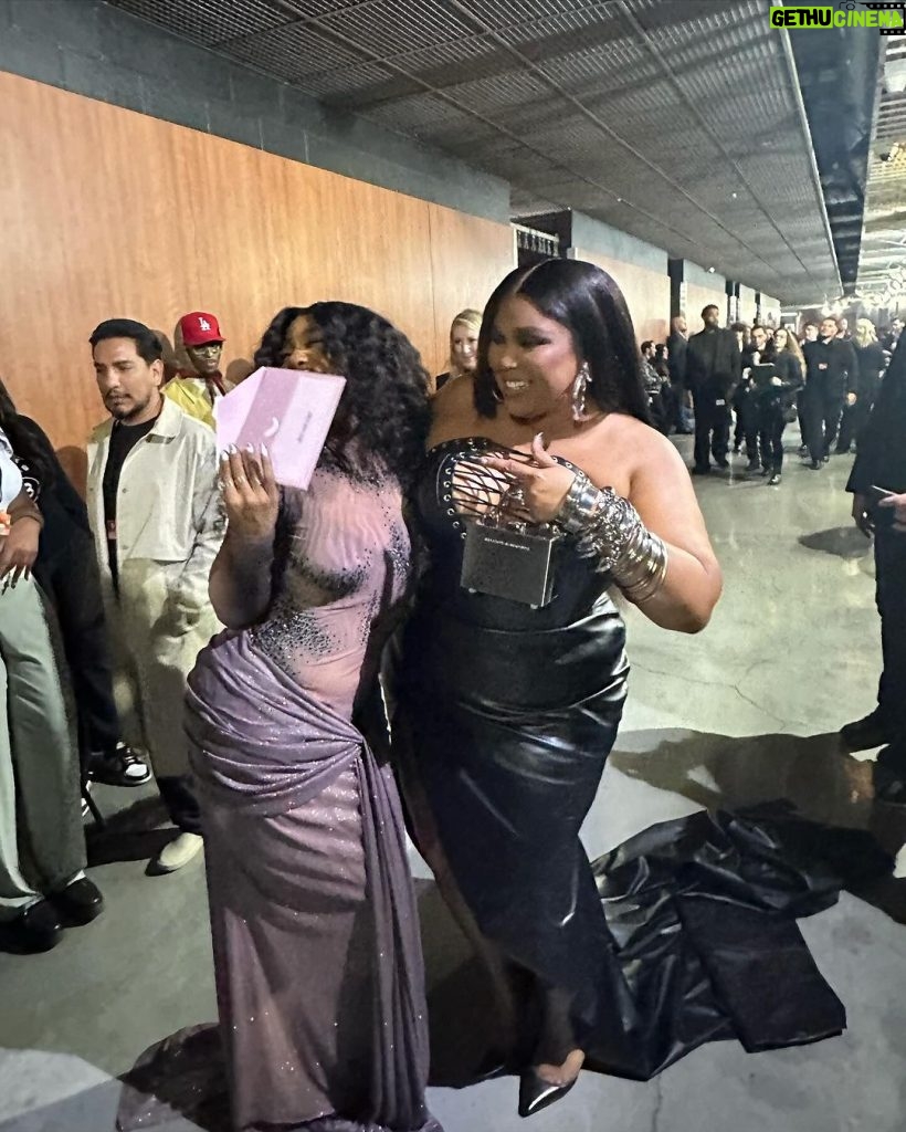 Lizzo Instagram - I want to congratulate my beautiful friend SoLana. She made an album that touched millions of people and created a voice for so many women who aren’t afraid to feel deeply. S.O.S is a triumphant soliloquy of songs that effortlessly shows growth, grief, admissions of guilt and even Good days. I said it last night and I’ll say it again— WE NEED YOU SZA, you are the artist of a generation, a one of a kind voice and a timeless poet. I’m so glad you got your flowers on that Grammy stage, but the real trophy is your gift. And for that, WE Thank you. I’m so proud of you and LOVE YOU DEEP!!!! SIZZO SUPREMACY @sza 💋💖
