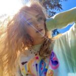 Lizzy Greene Instagram - How wonderful life is while you're in the world🕺🏼🕺🏼💫