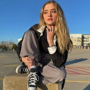 Lizzy Greene Thumbnail - 470.5K Likes - Top Liked Instagram Posts and Photos