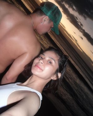 Loisa Andalio Instagram - quick update 🌊💕☀️🏖️🐚🌅 87 months today!

📍 @tanabeachvillas #TanaBeachVillas