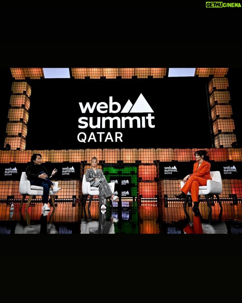Loren Gray Instagram - web summit qatar ♡ so honored. got the opportunity to speak alongside @sean_solme_kim @elifbereketli . feeling inspiredddd ☁️ DOHA - Qatar