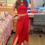 Lorena Queiroz Instagram – Quando chegam as peças da sua collab com a sua marca favorita de roupas. @amomillienina 
Apaixonada nos meus novos looks!!!!