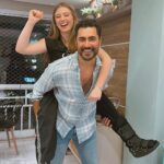 Lorena Queiroz Instagram - Hahahaha acham que a Dulce Maria não ia colocar Gustavo Lários pra fazer dancinha ?! Eu amei .. e vcs?!