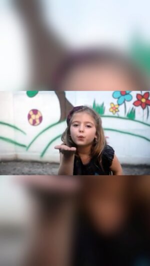 Lorena Queiroz Instagram - Passando com esse recadinho da Mini Lorena pra vocês ! Estreia hoje no sbt Carinha de Anjo 😇