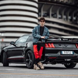 Lorenzo Ostuni Instagram - è trap