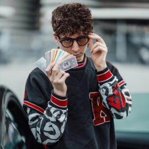 Lorenzo Ostuni Instagram - è trap
