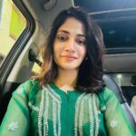 Losliya Mariyanesan Instagram - In full bloom 🌷 #hellomarch🌸🍃