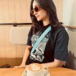 Losliya Mariyanesan Instagram - Coffee is a hug in a mug ☕️