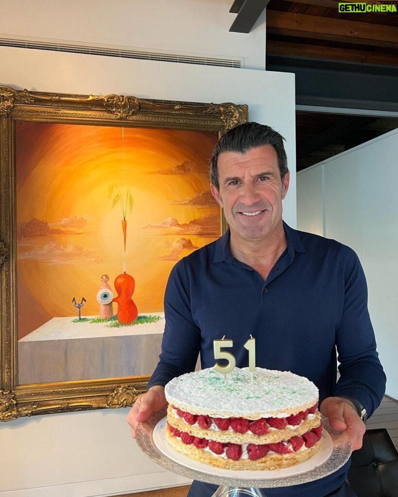 Luís Figo Instagram - One more 51 💪Thks for all the Birthday msg and wishes 🙏❤️keep going 👌🎂🥂