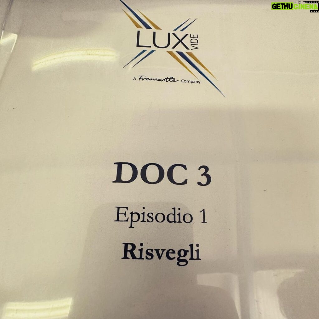 Luca Argentero Instagram - Si riparte… #DOC3