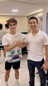 Lucas Burgatti Instagram - Depois de conhecer a galera da @casadacolunaquiropraxia eu não fui mais o mesmo. Que lugar mágico kkkkkk Entro com dor e saio zerado !!! Sempre recebo os melhores direcionamentos pra ficar cada vez melhor ✨#tocrocante