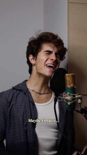 Lucas Burgatti Instagram - I’m not okay - @itsjvke 
-
-
Adoro o vocal dessa música então decidi fazer o meu tbm 🫶🏻