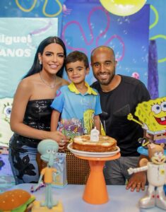 Lucas Moura Instagram - Não reparou ainda? Passe pro lado. Obrigado pelo pix galera 🤣. @seficarputoepior