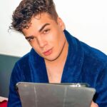 Lucas Santos Instagram - alguém pra assistir um filmezinho comigo nesse frio? 👀🔥