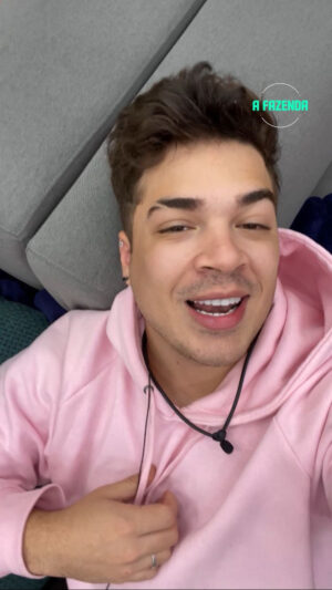 Lucas Santos Instagram - No #DesabafoDoPeão, @lucas confessa que desde a primeira semana do jogo já tinha pensado em sua  estratégia 🤔🤠
⠀
Assine o @sigaplayplus e tenha acesso à transmissão 24 horas de #AFazenda com 9 sinais exclusivos: PlayPlus.com ⠀