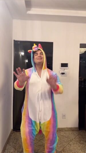 Lucas Santos Instagram - A tropa aqui tá um pouco diferente… 😂😂