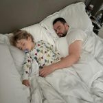 Luccas Neto Instagram - Domingo é um grande dia pra ficar na cama até segunda