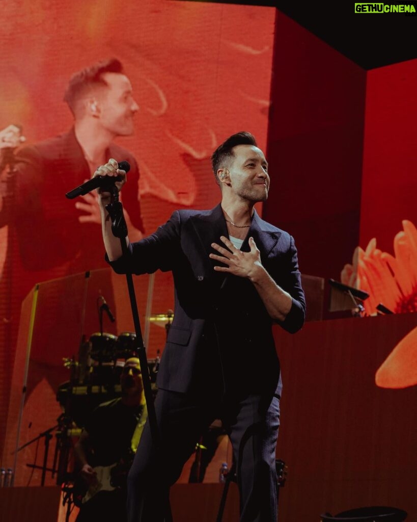 Luciano Pereyra Instagram - Nuestra hermosa noche en el #MovistarArena en pics 🫶🏼🫶🏼 📸 @ale.cavalheiro 🥇 Movistar Arena Argentina