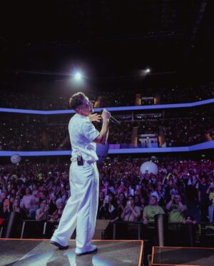 Luciano Pereyra Instagram - Nuestra hermosa noche en el #MovistarArena en pics 🫶🏼🫶🏼
📸 @ale.cavalheiro 🥇