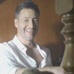 Luciano Pereyra Instagram - Les mostramos algo de lo que fue el rodaje de nuestro video de #EstasConmigo junto a @malarodriguez 🎉❤️ Falta muy poquito para que puedan verlo!! 🎥😁