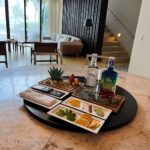 Luis Gerardo Méndez Instagram - Voy a regalar dos noches en la Tiger Suite del resort Andaz Mayakoba. Esta increíble suite combina el lujo tropical con el sabor intenso del @mezcalojodetigre. Podrías pasar dos noches allí, viviendo como una celebridad, bebiendo mezcal, nadando en tu piscina privada, y sintiéndote como el rey, reina o reine de la Riviera Maya. Todo lo que tienes que hacer para ganar es darle like a este post, etiquetar a las 5 personas con las que te gustaría venir a vivir esta experiencia comentando en este post por qué te gustaría venir, seguir a @mezcalojodetigre y @andazmayakoba.mx en Instagram y listo. Quizás tu razón sea tan buena que incluso me haga llorar, o reír. ¡Quién sabe, lo decidiré al azar! Así que, ¿qué esperas? Participa y comienza a soñar con esas dos noches en la Tiger Suite. Porque a veces, los sueños y los mezcales pueden volverse realidad. ¡Suerte! (Incluye dos noches en la Suite Presidencial de Andaz Mayakoba. No incluye vuelos ni alimentos y bebidas.) Anunciaremos al ganador el viernes 7 de julio a las 12pm. Sujeto a disponibilidad.