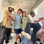 Luis Gerardo Méndez Instagram - Banda talentosa. Y la locura. Y el cine así, libre. Gracias querido Emiliano. That’s a wrap. 🤍