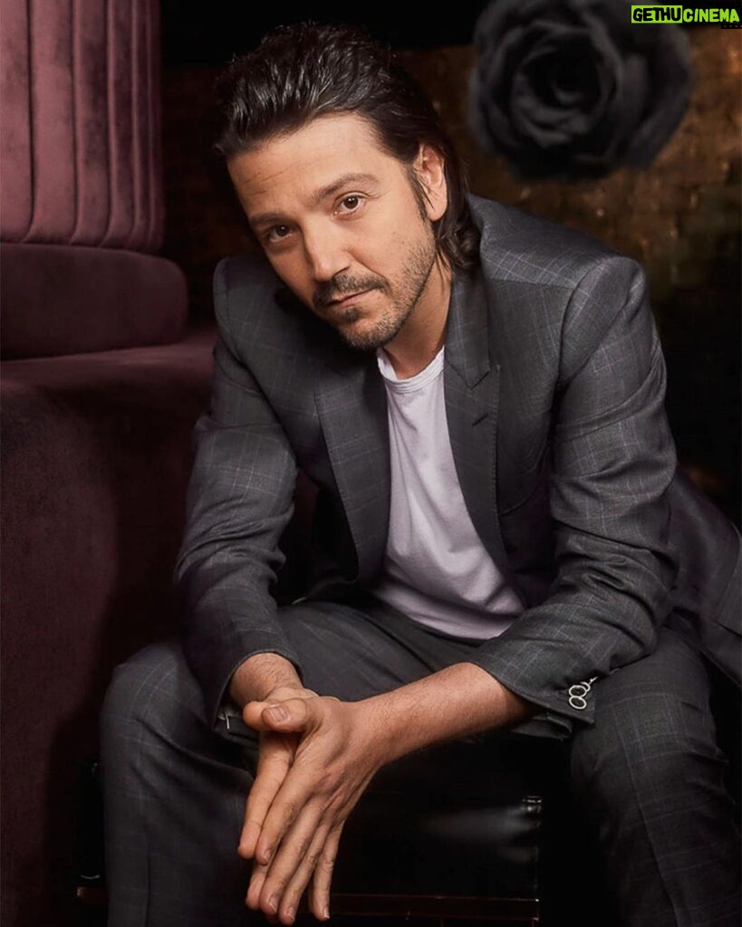 Luis Gerardo Méndez Instagram - Thanks @hollywoodreporter for the excuse to hug some friends and discuss proper Latin acknowledgment and representation. Aún mucho camino por recorrer. @diegoluna_ @80dollarsandasuitcase @iamgabrielluna 📷 @carlosericlopez Los Angeles, California