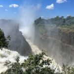 Luis Gerardo Méndez Instagram - Mosi-oa-Tunya. The smoke that thunders. También les dicen Victoria falls. El doble de altura de las del Niágara. Aquí llueve al revés. Mosi-oa-Tunya National Park