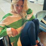 Luisana Lopilato Instagram - Buen día 🦘. Acá empezando con un ☕️. En qué andan 🧐? . 💪Good morning Australia! I'm here having a coffee. What are you up to?❤️ Adelaide, South Australia