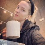 Luisana Lopilato Instagram - Té matcha? Dame mil!!!! 💚 . Matcha tea? Take my money! 💚 Vancouver, British Columbia