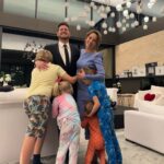 Luisana Lopilato Instagram - As much as we love a fancy night out there’s absolutely nothing better than returning home to these four little dudes. Best feeling in the world! Our happy place ❤️ Wishing you all a beautiful family day! Por mucho que nos guste ir a comer afuera y salir, no hay nada mas lindo que estar en casa con ellos 😍. La mejor sensación del mundo es estar en familia! Feliz día de la familia para todas ❤️