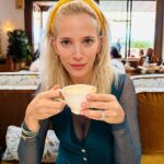 Luisana Lopilato Instagram – Comenta un ¨☕¨ si sos de los que arrancan su día con un buen café
–
Comment a ‘☕’ if you’re one of those who start their day with a good cup of coffee