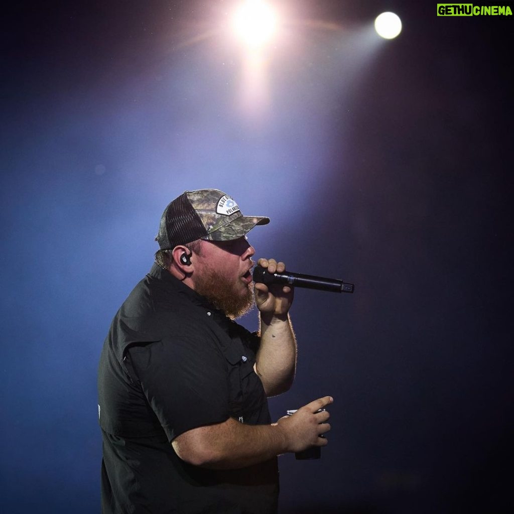 Luke Combs Instagram - Boise, thank y’all for having the fellas and I! Hope y’all had as much fun as we did!! 📸: @davidbergman