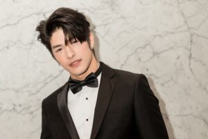 Luke Ishikawa Plowden Instagram - ยินดีที่ได้รู้จัก และยินดีมากๆครับ 
@porxild 
ขอบคุณ Aesla มากๆนะครับที่เชิญไปร่วมงานและอยากยินดีกับหมอทุกๆท่านที่ได้รับรางวัลเมื่อคืนนี้ที่งาน Aesla Aesthetics A List Awards 2023