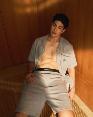 Luke Ishikawa Plowden Instagram - Feeling like snack ☺️ Jaspal Man SS24 with Luke Ishikawa | ต้อนรับซีซั่นใหม่ Spring/ Summer 2024  โดย ลุค-อิชิคาว่า  มาร่วมถ่ายทอดลุคโปรดรับซัมเมอร์นี้ให้หนุ่มๆ Jaspal Man ได้รับชมกัน

อัปเดทคอลเลกชั่นใหม่จาก Jaspal Man SS24 ได้ก่อนใครที่ร้าน Jaspal Man ทุกสาขาและออนไลน์ที่ www.jaspal.com

#jaspal #jaspalman