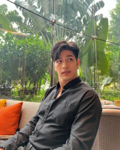 Luke Ishikawa Plowden Instagram - At your service #savio #checkin Chatrium Grand Bangkok