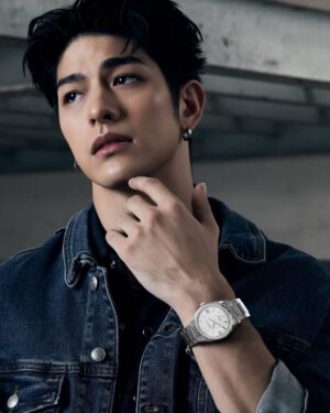 Luke Ishikawa Plowden Instagram - Thanks so much for having me ❤️ 
Hope you enjoy the photos everyone! 

#ELLEMENXLuke
#Lukevoyage
#GrandSeiko