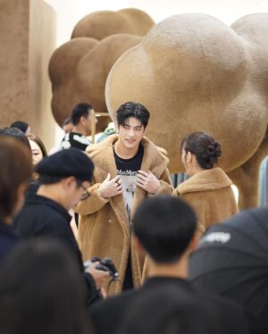 Luke Ishikawa Plowden Instagram - let’s celebrate 10 years of Max Mara Teddy Coat at Max Mara Teddy Ten Pop Up , Em Gallery M Floor The Emporium department store. #MaxMaraTeddyTen #MaxMaraThailand @maxmara @pacificagroup